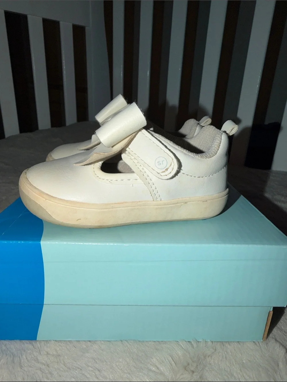 Stride Rite White toddler 5M Kamila shoes Velcro easy to wash